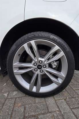 FORD-EDGE-2020