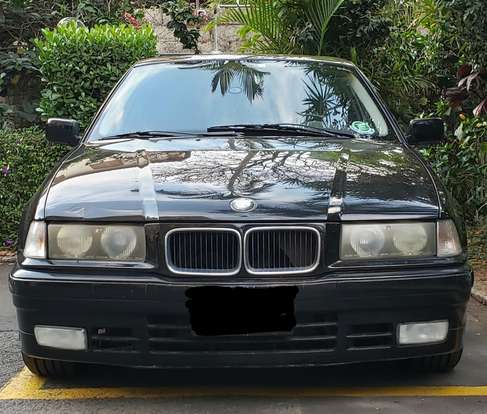 BMW-325i-1992