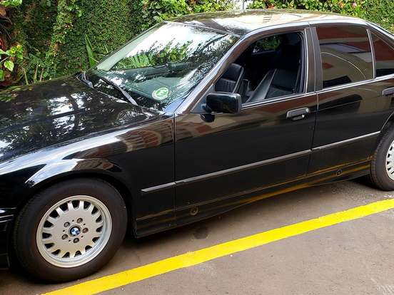BMW-325i-2.5 SEDAN 24V GASOLINA 4P AUTOMÁTICO BMW-325i-1992