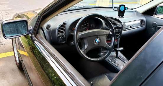 BMW-325i-1992