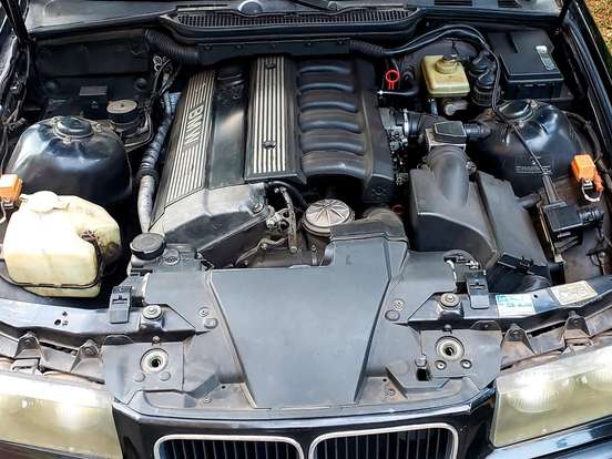 BMW-325i-2.5 SEDAN 24V GASOLINA 4P AUTOMÁTICO BMW-325i-1992