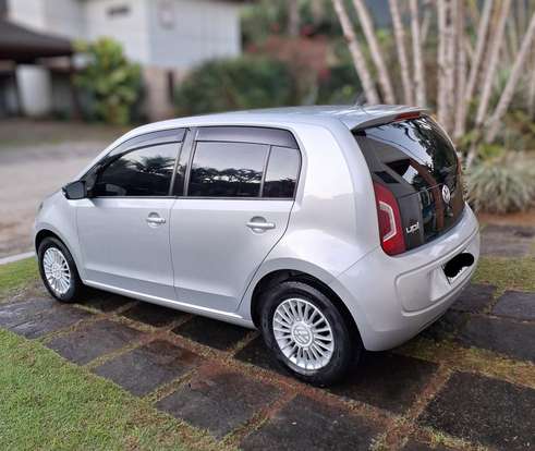 VOLKSWAGEN-UP-2016