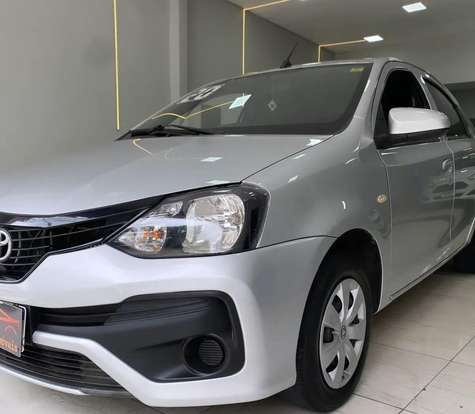 TOYOTA-ETIOS-2019