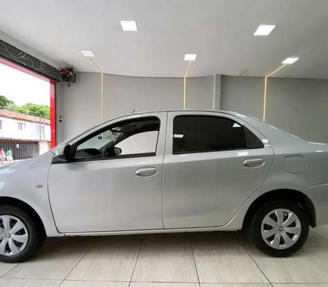 TOYOTA-ETIOS-2019