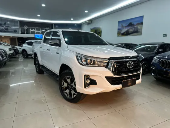 TOYOTA HILUX 2.8 SRX 4X4 CD 16V DIESEL 4P AUTOMÁTICO