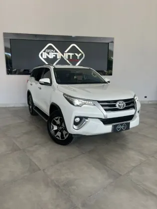 TOYOTA HILUX SW4 2.8 SRX 4X4 16V TURBO INTERCOOLER DIESEL 4P AUTOMÁTICO