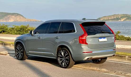 VOLVO-XC90-2021
