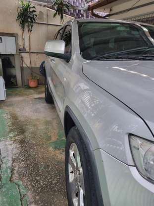 JEEP-GRAND CHEROKEE-2011