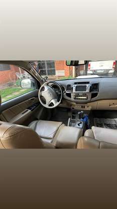 TOYOTA-HILUX SW4-2012