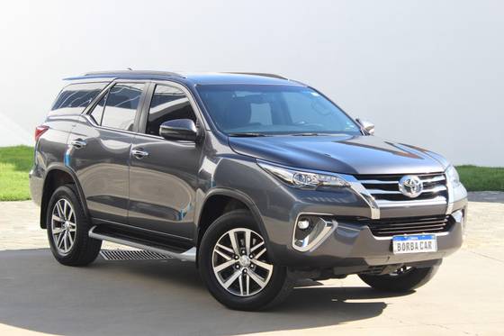TOYOTA HILUX SW4 2.8 SRX 4X4 16V TURBO INTERCOOLER DIESEL 4P AUTOMÁTICO