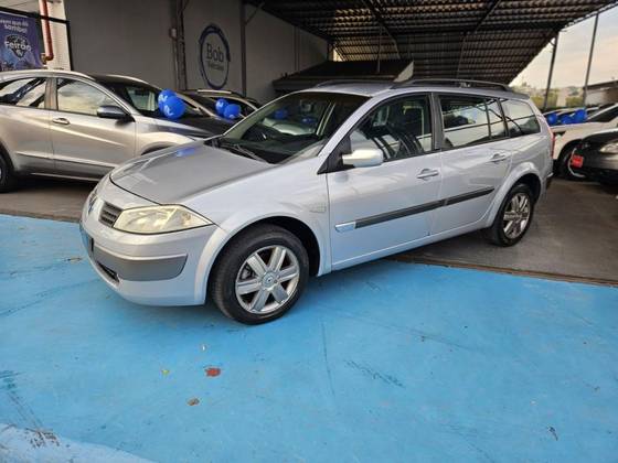 RENAULT MEGANE 2.0 DYNAMIQUE GRAND TOUR 16V GASOLINA 4P AUTOMÁTICO