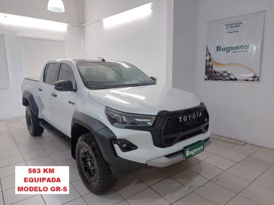 TOYOTA HILUX 2.8 D-4D TURBO DIESEL CD GR-S 4X4 AUTOMÁTICO