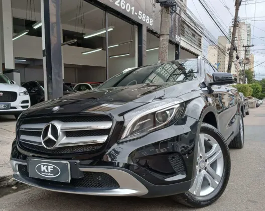 MERCEDES-BENZ GLA 200 1.6 CGI VISION 16V TURBO FLEX 4P AUTOMÁTICO
