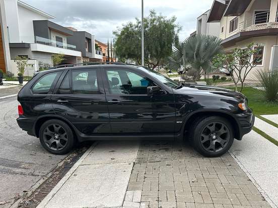 BMW-X5-4.4 I 4X4 V8 32V GASOLINA 4P AUTOMÁTICO BMW-X5-2002