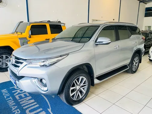 TOYOTA HILUX SW4 2.8 SRX 4X4 16V TURBO INTERCOOLER DIESEL 4P AUTOMÁTICO