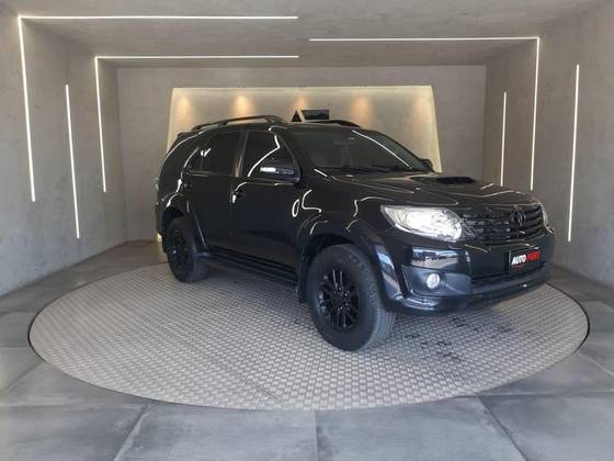 TOYOTA HILUX SW4 3.0 SRV 4X4 16V TURBO INTERCOOLER DIESEL 4P AUTOMÁTICO