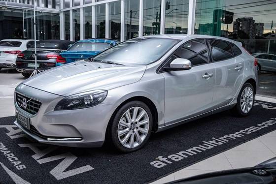 VOLVO V40 2.0 T4 COMFORT TURBO GASOLINA 4P AUTOMÁTICO
