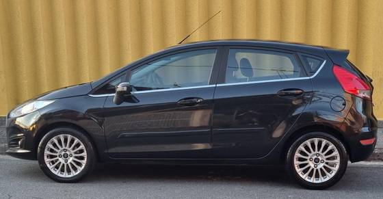 FORD FIESTA 1.6 TITANIUM HATCH 16V FLEX 4P POWERSHIFT