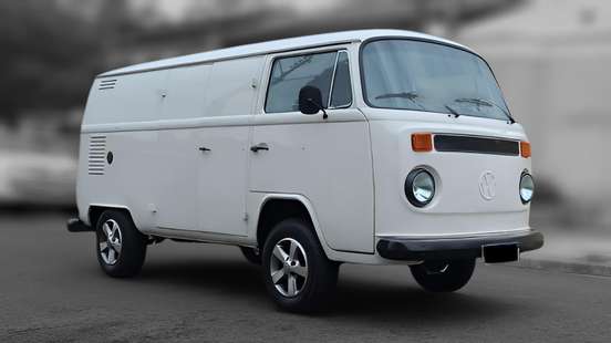 VOLKSWAGEN-KOMBI-1985