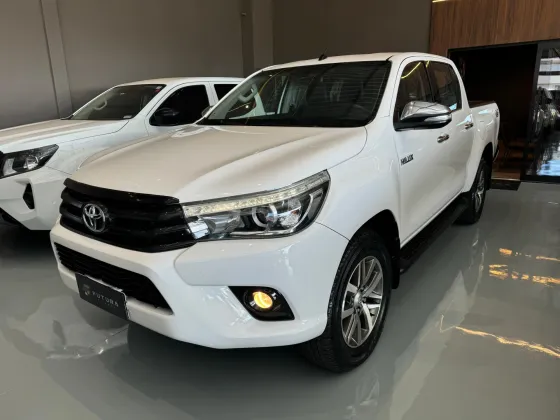 TOYOTA HILUX 2.8 SRX 4X4 CD 16V DIESEL 4P AUTOMÁTICO