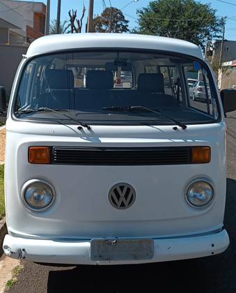 VOLKSWAGEN KOMBI 1.6 MI STD 8V GASOLINA 3P MANUAL