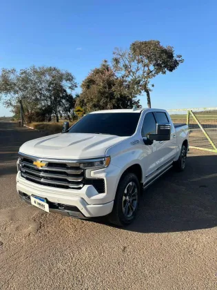 CHEVROLET SILVERADO 5.3 V8 GASOLINA 1500 HIGH COUNTRY 4X4 AUTOMÁTICO