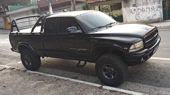 DODGE DAKOTA 3.9 SPORT 4X2 CE V6 12V GASOLINA 2P MANUAL
