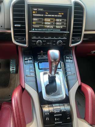 PORSCHE-CAYENNE-2010