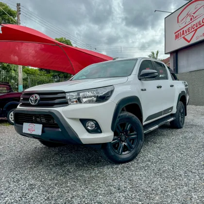 TOYOTA HILUX 2.8 SR CHALLENGE 4X4 CD 16V DIESEL 4P AUTOMÁTICO