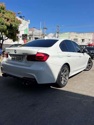 BMW-320i-2017