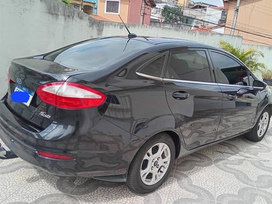 FORD FIESTA 1.6 SE SEDAN 16V FLEX 4P POWERSHIFT