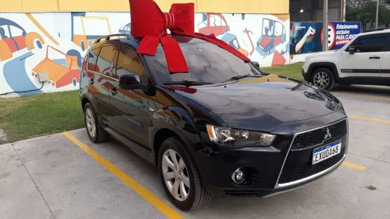 MITSUBISHI OUTLANDER 3.0 4X4 V6 24V GASOLINA 4P AUTOMÁTICO