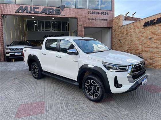 TOYOTA HILUX 2.8 D-4D TURBO DIESEL CD SRX LIMITED 4X4 AUTOMÁTICO