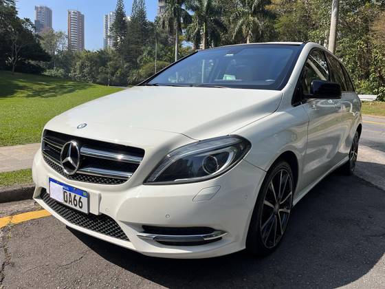 MERCEDES-BENZ B 200 1.6 SPORT TURBO GASOLINA 4P AUTOMÁTICO