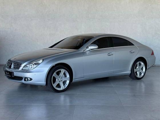 MERCEDES-BENZ CLS 500 5.0 AVANTGARDE V8 GASOLINA 4P AUTOMÁTICO