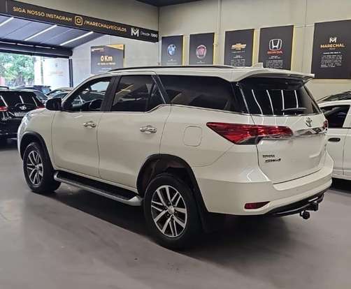 TOYOTA-HILUX SW4-2019