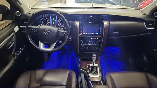TOYOTA-HILUX SW4-2019