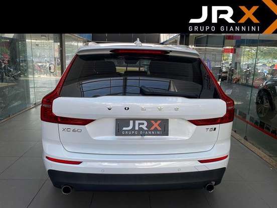VOLVO-XC60-2.0 T5 GASOLINA MOMENTUM AWD GEARTRONIC VOLVO-XC60-2019