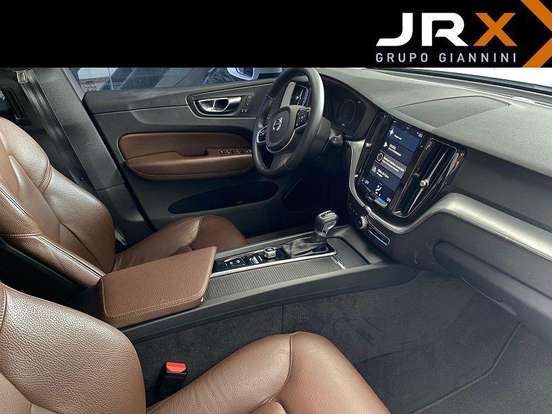 VOLVO-XC60-2.0 T5 GASOLINA MOMENTUM AWD GEARTRONIC VOLVO-XC60-2019
