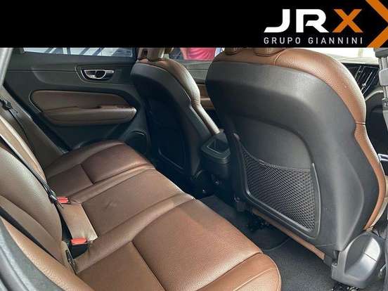 VOLVO-XC60-2.0 T5 GASOLINA MOMENTUM AWD GEARTRONIC VOLVO-XC60-2019