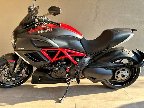 DUCATI DIAVEL CARBON 