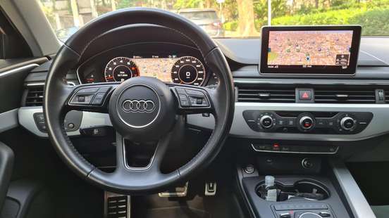 AUDI-A4-2017