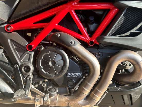 DUCATI-DIAVEL CARBON DUCATI-DIAVEL CARBON-2012