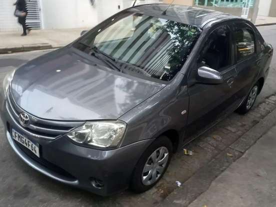 TOYOTA-ETIOS-1.5 XS SEDAN 16V FLEX 4P MANUAL TOYOTA-ETIOS-2013