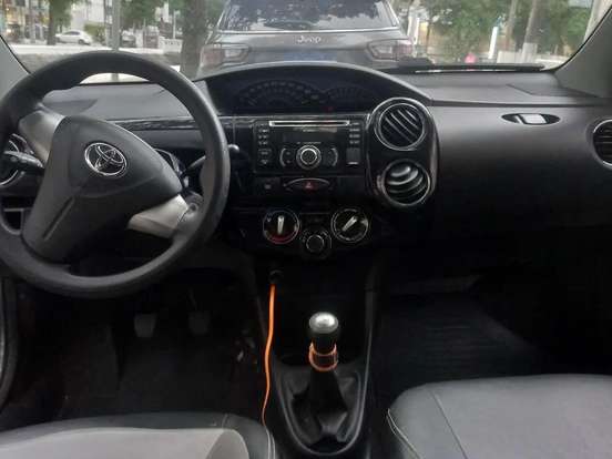 TOYOTA-ETIOS-1.5 XS SEDAN 16V FLEX 4P MANUAL TOYOTA-ETIOS-2013