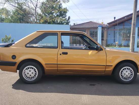 FORD-ESCORT-1984