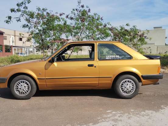 FORD-ESCORT-1.6 GHIA 8V GASOLINA 2P MANUAL FORD-ESCORT-1984