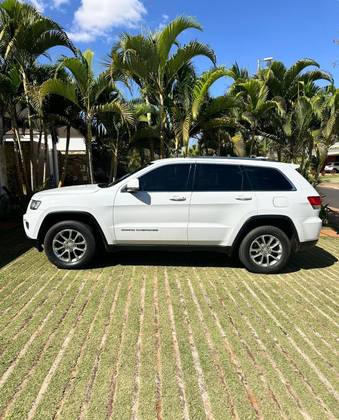 JEEP GRAND CHEROKEE 3.6 LAREDO 4X4 V6 24V GASOLINA 4P AUTOMÁTICO
