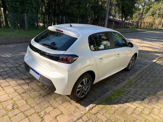 PEUGEOT-208-2022