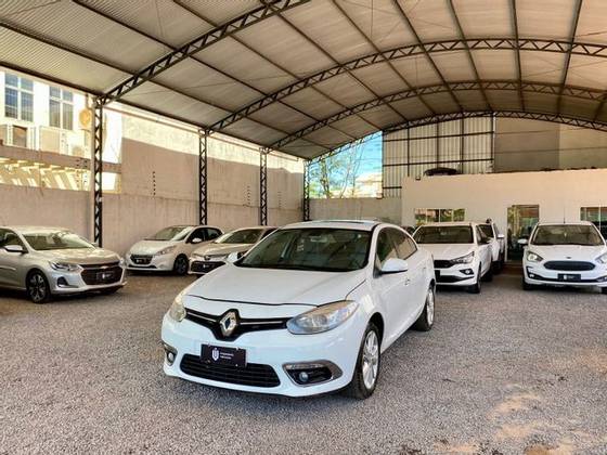 RENAULT FLUENCE 2.0 PRIVILÉGE 16V FLEX 4P AUTOMÁTICO